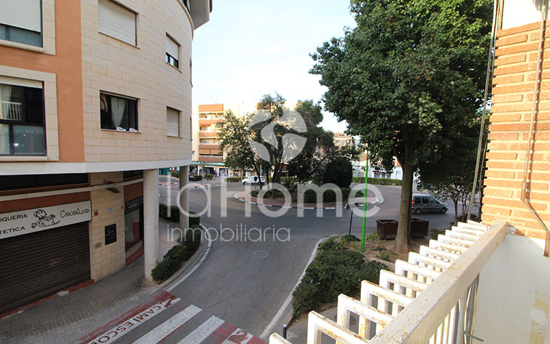 PISO EN VENTA EN EL CENTRO DE LA ELIANA